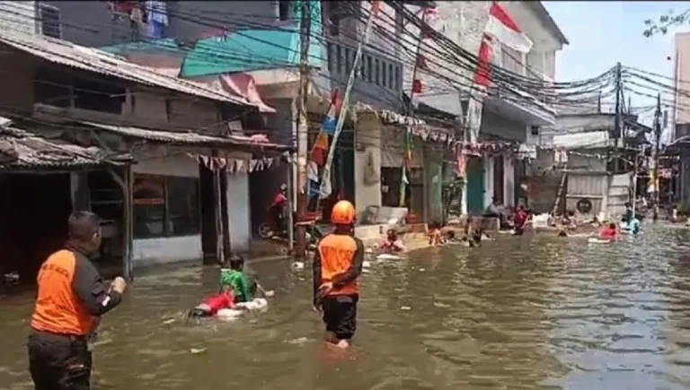 Banjir Rob Rendam Wilayah Penjaringan, BPBD DKI Jakarta Imbau Warga Tetap Waspada