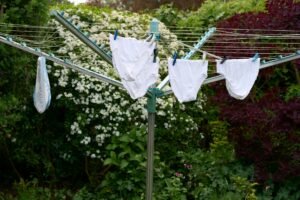 Tips praktis mencuci pakaian dalam